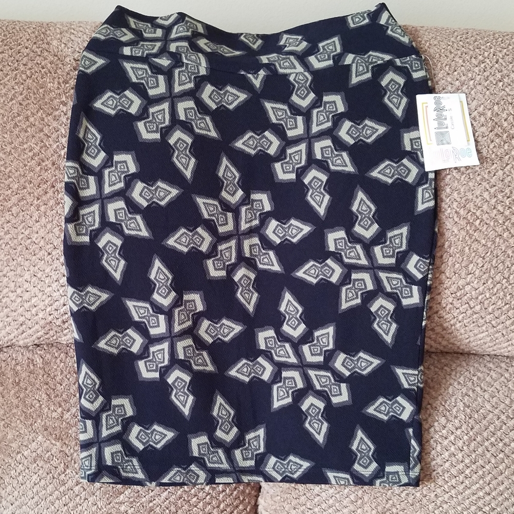 NWT'S Lularoe Cassie Pencil Skirt Small